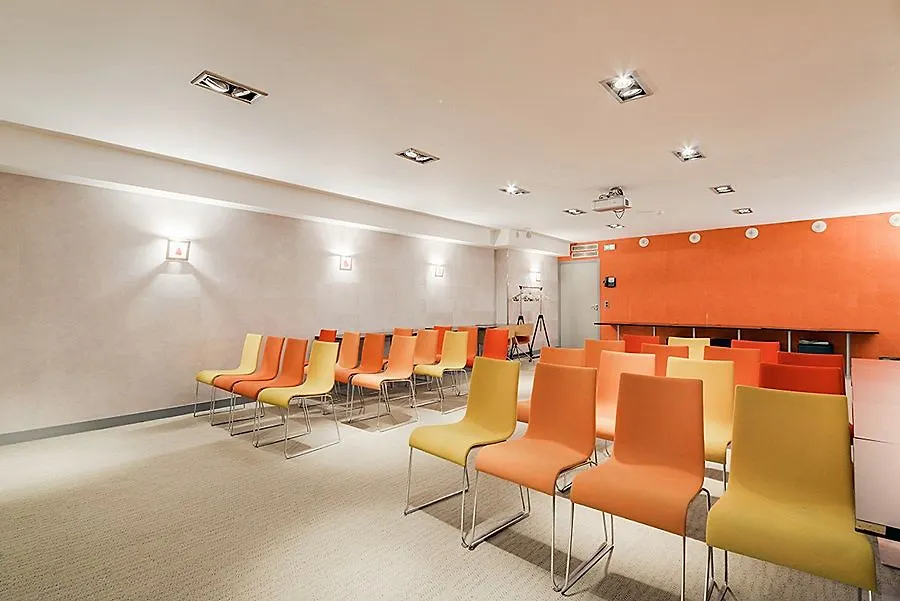 Pavillon Nation Otel Paris
